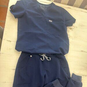 FIGS Navy Scrubs size small
